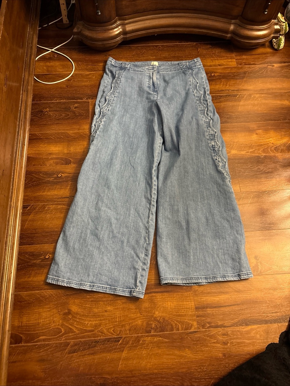 Anthropologie Maeve Scallop-Edge High-Rise Wide-Leg Jeans Size 32